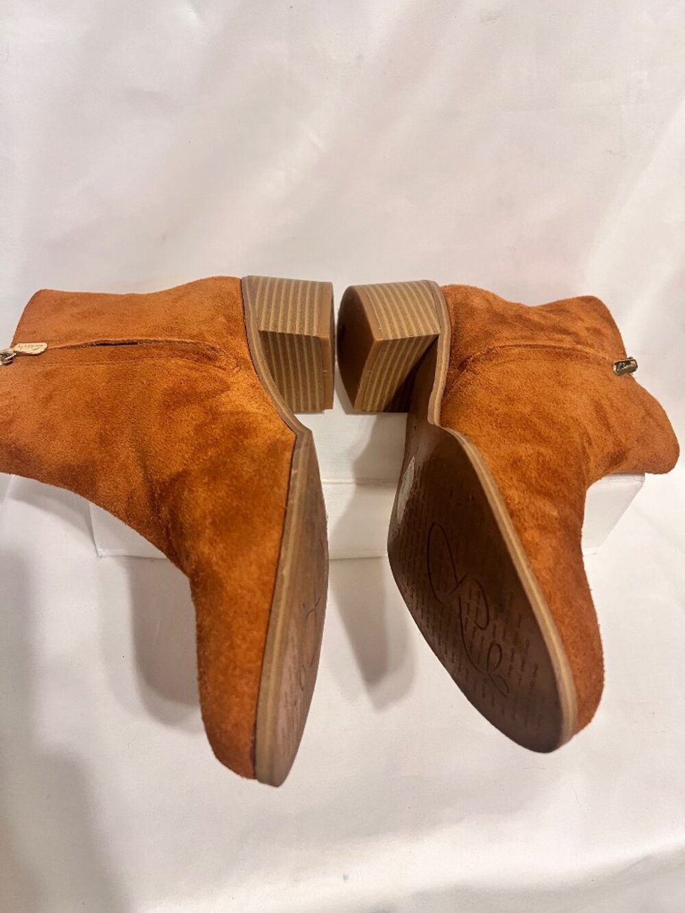 Clarks Somerset Orange Suede Feel Ankle 2" Heeled Bootie Boots-Size 11-Gold Zip - Picture 11 of 14